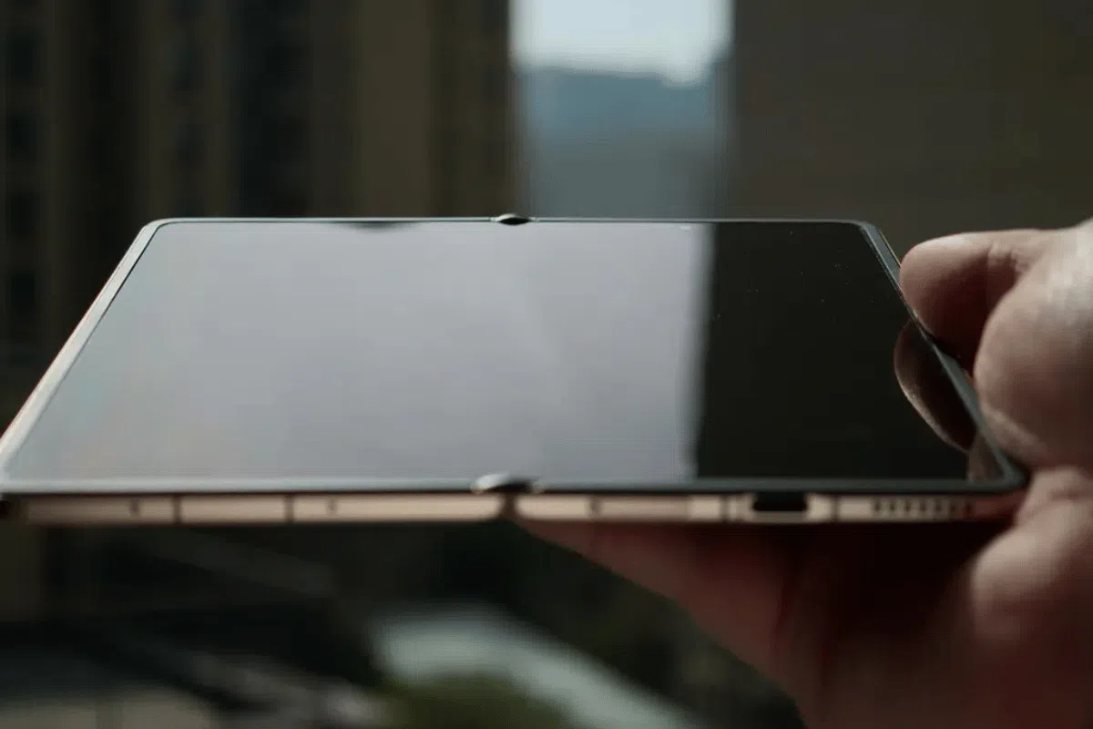 Honor Magic V6: Manager zeigt Display ohne Falte