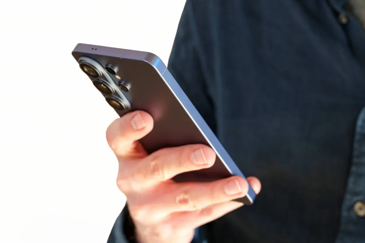 Samsung zeigt satellitenfähige Apps in den Einstellungen